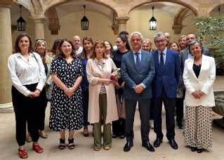 El presidente del TSJA, Jesús María Chamorro González, con todos los asistentes a la reunión
